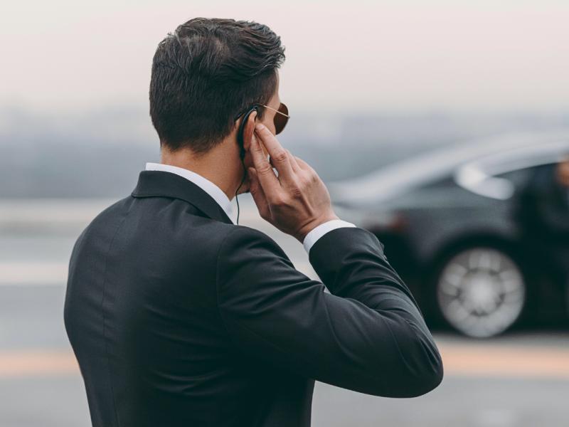 A security guard that talks with push to talk